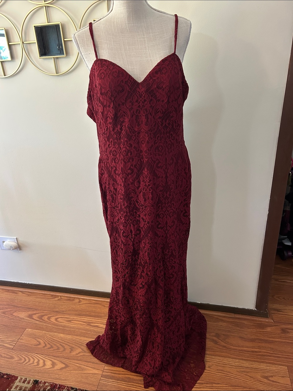DaVinci Bridesmaids Burgundy Lace Maxi Dress with Spaghetti Straps, mermaid W18